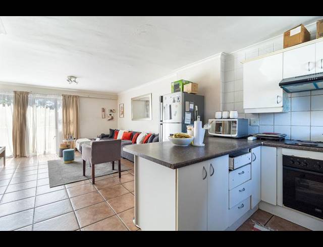 2 BEDROOM APARTMENT FOR SALE IN BRACKENFELL SOUTH